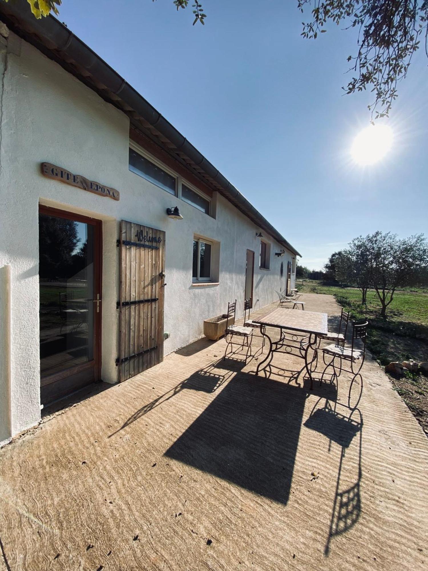 Centre Mediation Equine La Daouste Villa Jouques ภายนอก รูปภาพ